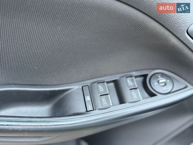 Хэтчбек Ford Focus 2014 в Киеве