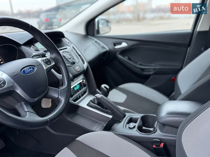 Хэтчбек Ford Focus 2014 в Киеве