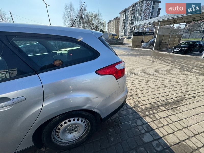 Універсал Ford Focus 2011 в Івано-Франківську