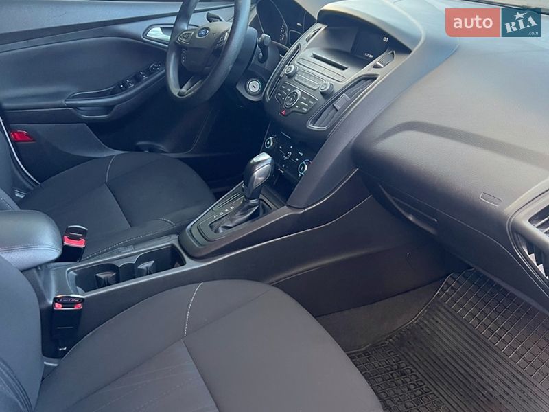 Седан Ford Focus 2015 в Львові