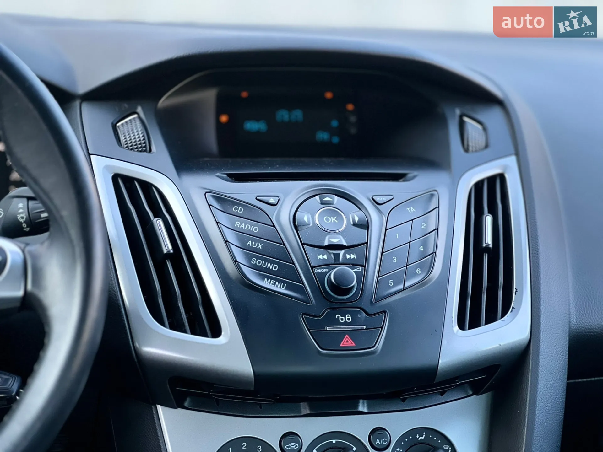 2013 Ford Focus - мініатюра 18