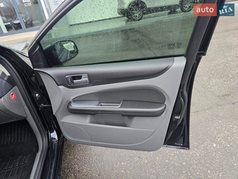 Хэтчбек Ford Focus 2010 в Полтаве фото 24 Хэтчбек Ford Focus 2010 в Полтаве