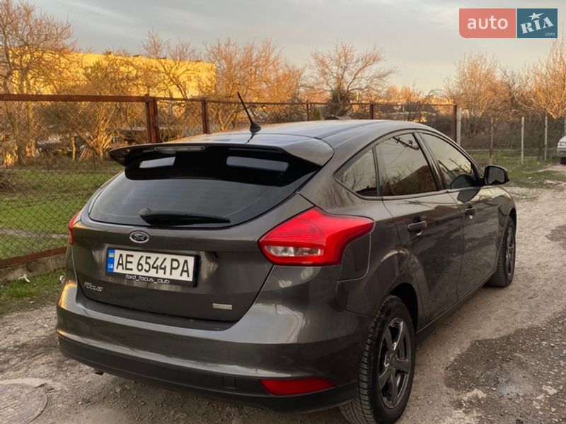 Хетчбек Ford Focus 2016 в Дніпрі