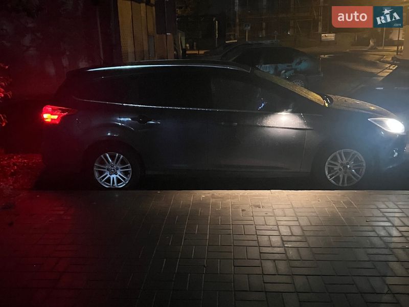 Універсал Ford Focus 2014 в Волочиську