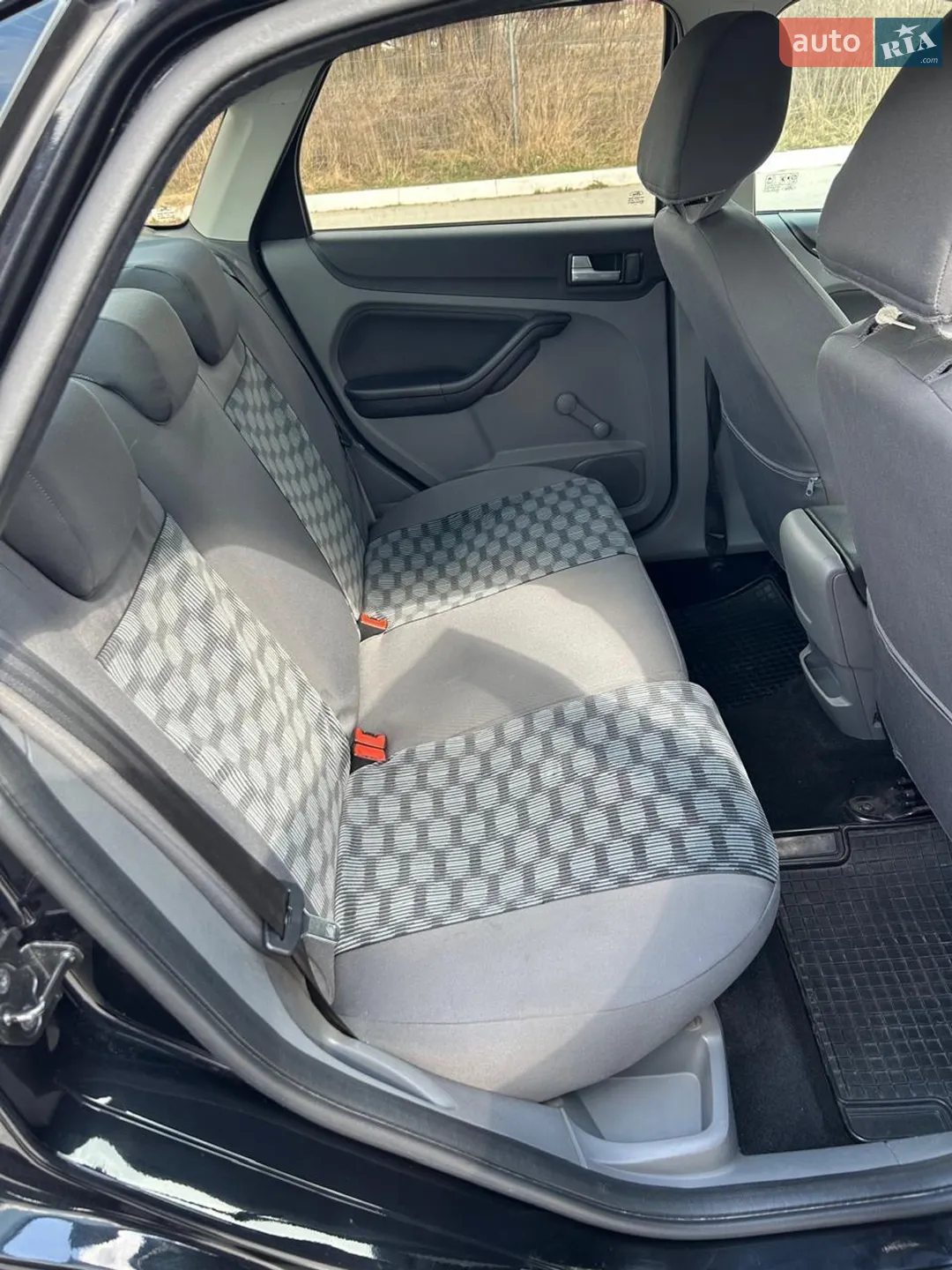 2011 Ford Focus - мініатюра 12