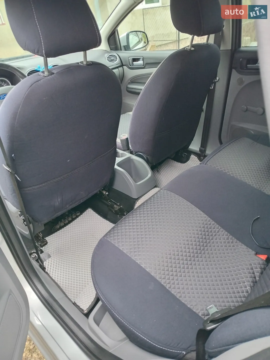 2010 Ford Focus - мініатюра 16