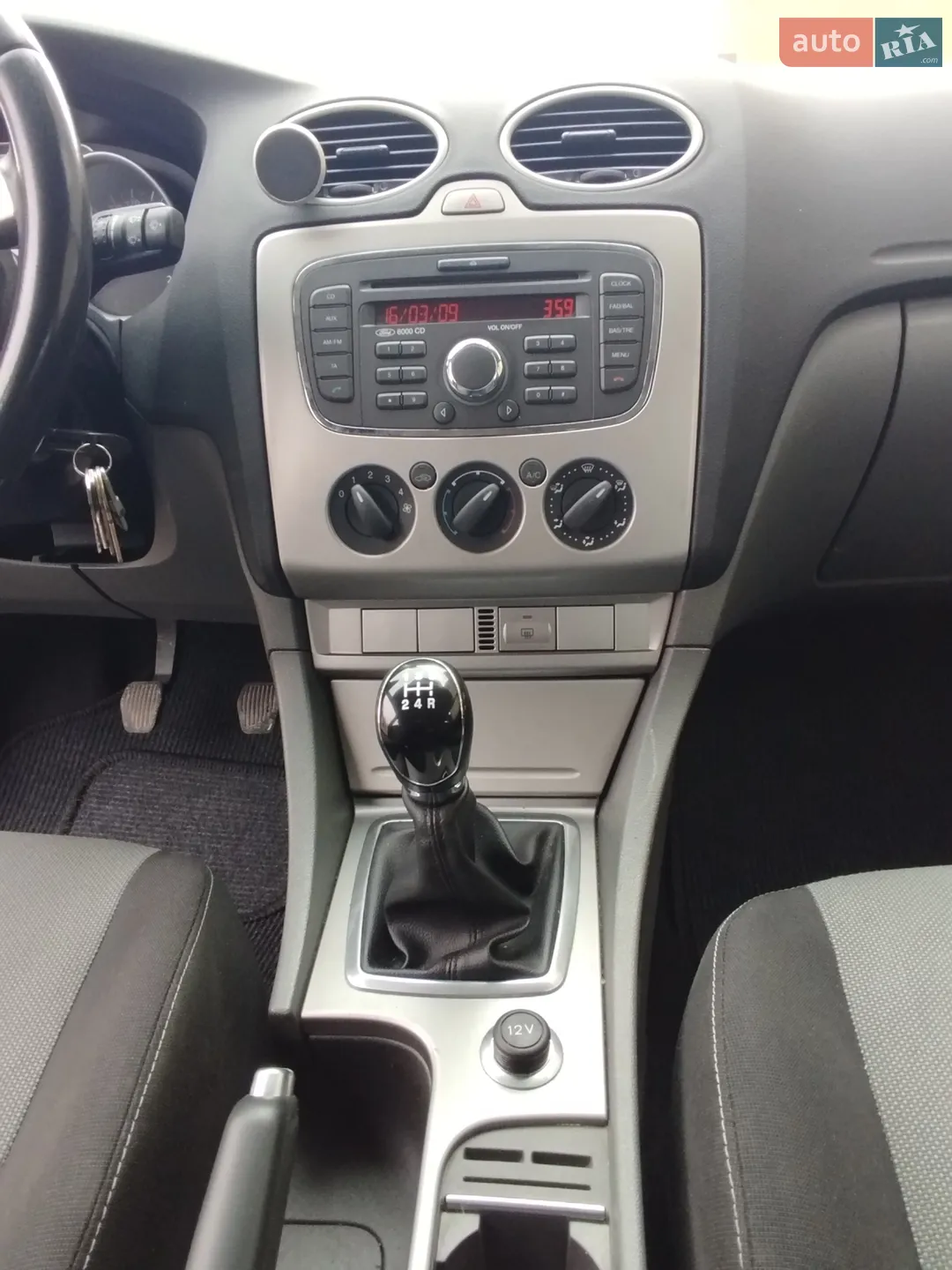 2010 Ford Focus - мініатюра 20