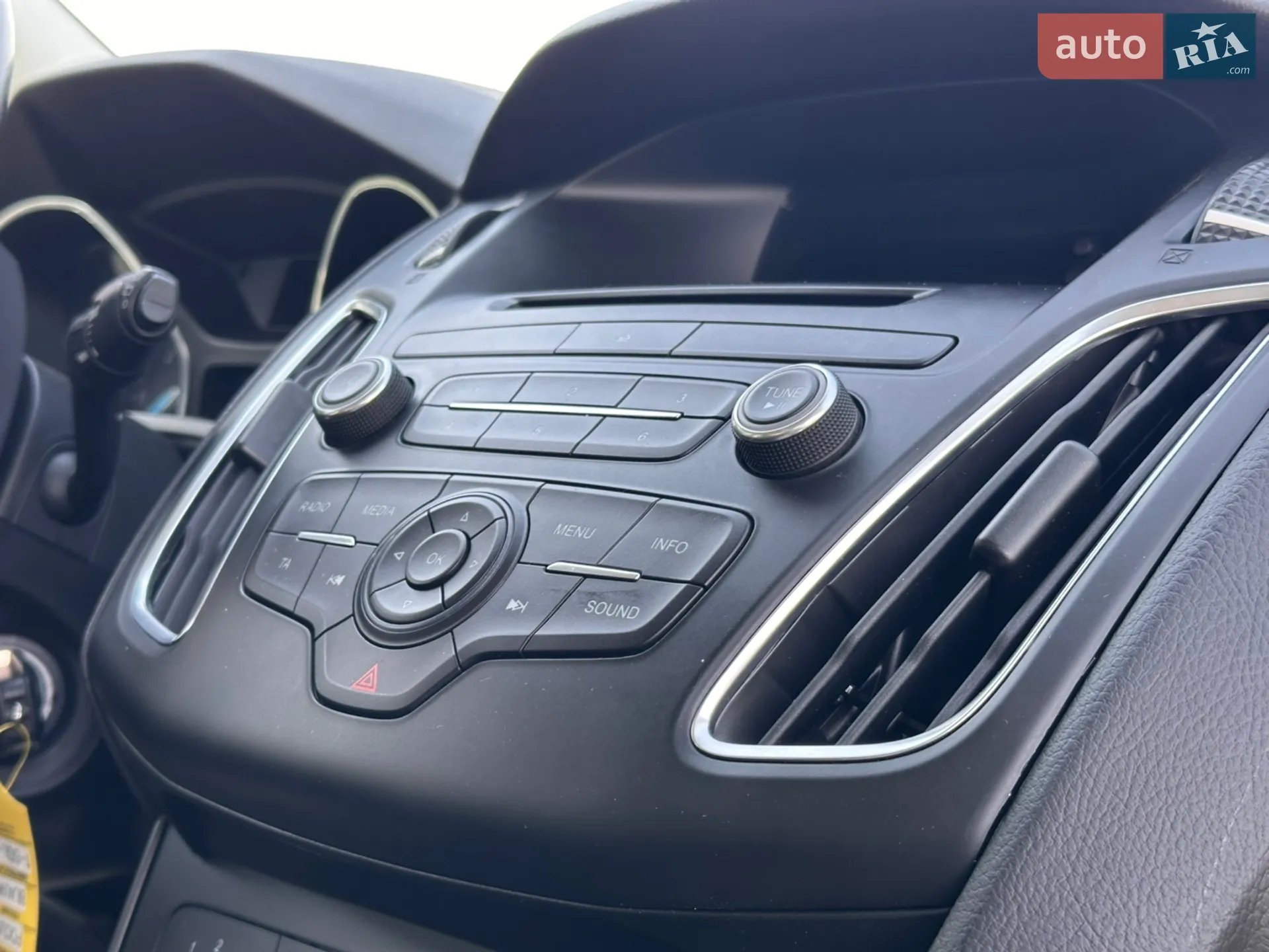 2017 Ford Focus - мініатюра 14