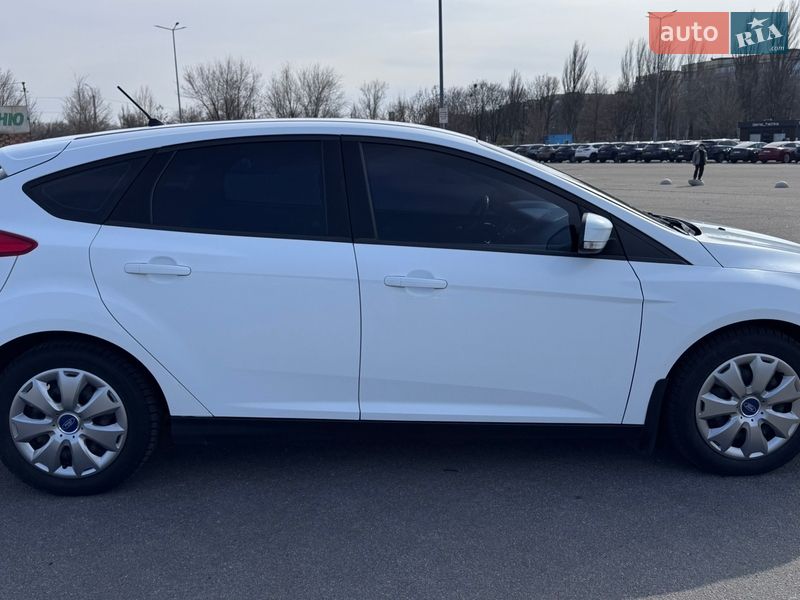 Хетчбек Ford Focus 2017 в Дніпрі фото 5 Хетчбек Ford Focus 2017 в Дніпрі