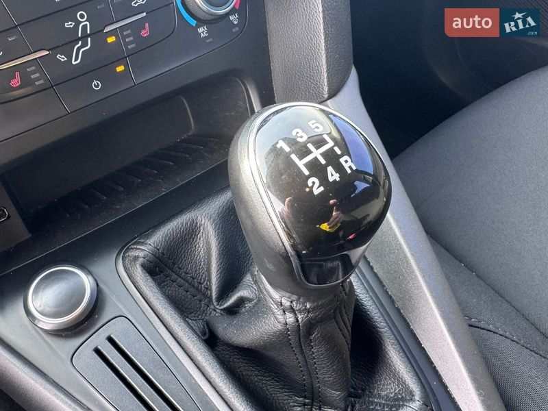 Хетчбек Ford Focus 2017 в Дніпрі фото 21 Хетчбек Ford Focus 2017 в Дніпрі