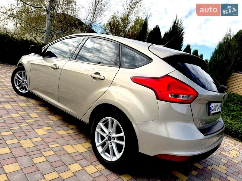 Хетчбек Ford Focus 2015 в Дніпрі