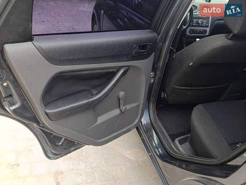 Універсал Ford Focus 2005 в Шумську