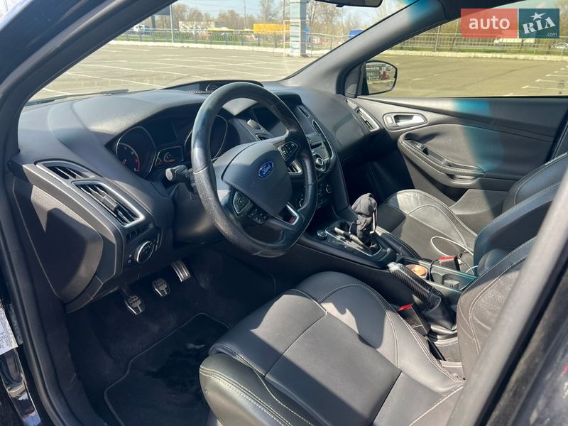 Хэтчбек Ford Focus 2016 в Киеве