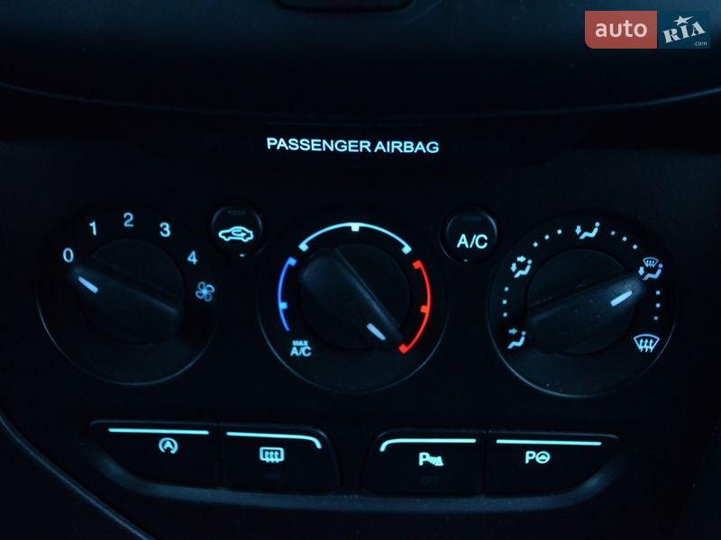 Хэтчбек Ford Focus 2014 в Киеве