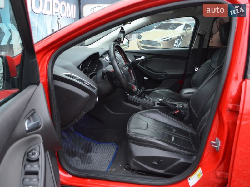 Хэтчбек Ford Focus 2014 в Киеве