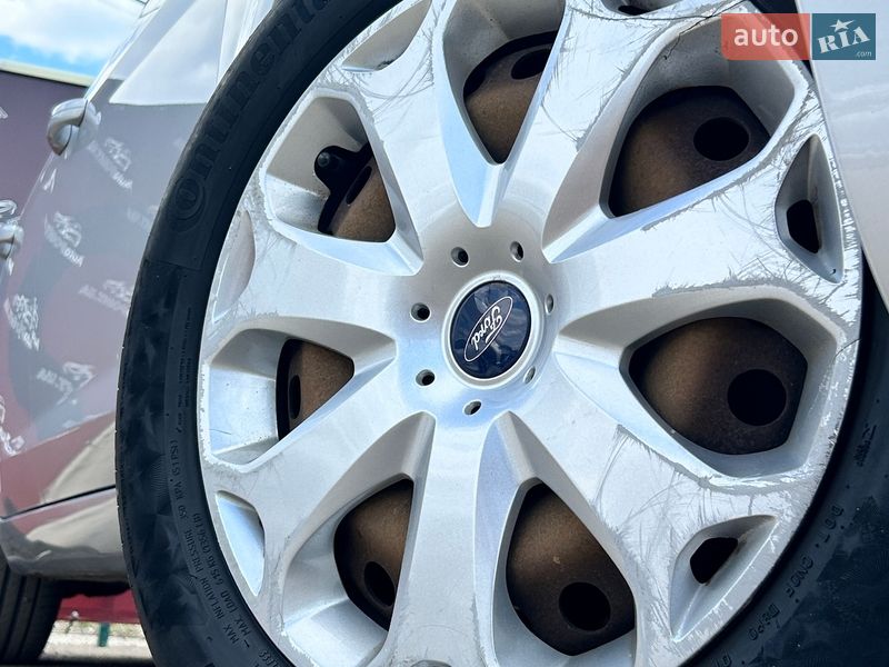 Хэтчбек Ford Focus 2010 в Сумах