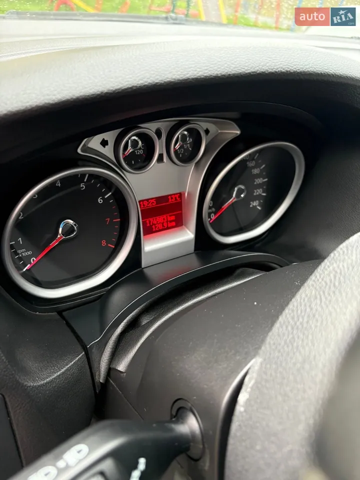 2010 Ford Focus - мініатюра 18