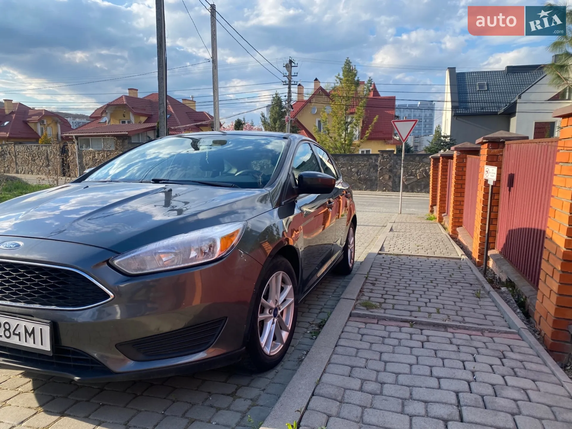 Ford Focus 2017 VIN 1FADP3K28JL206749 фото оголошення 4 з 13