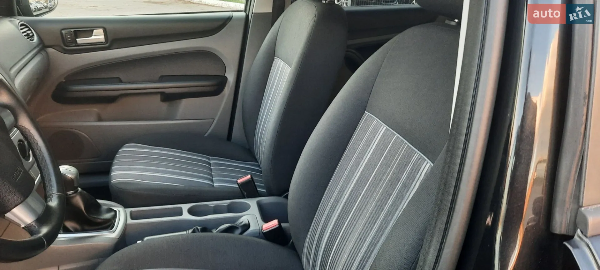 2010 Ford Focus - мініатюра 30