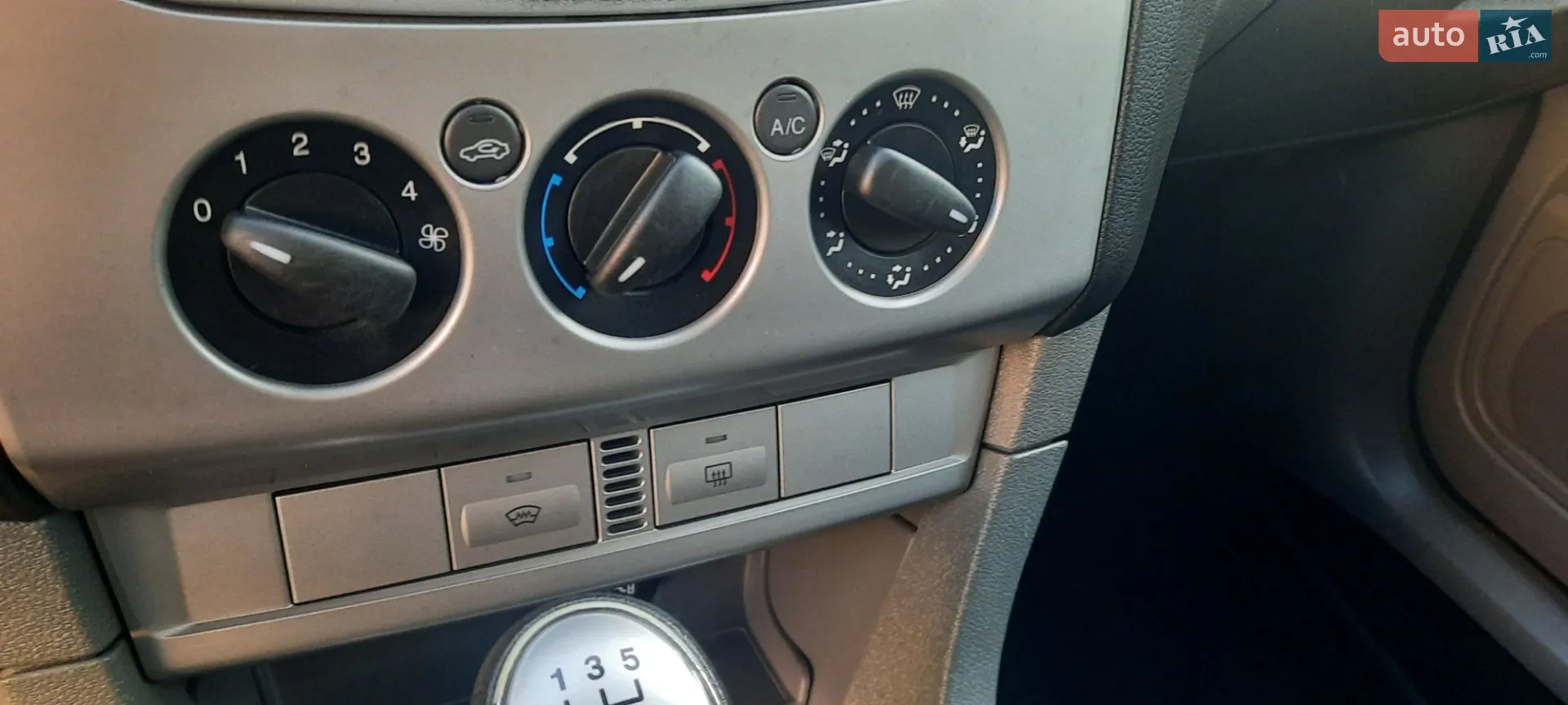 2010 Ford Focus - мініатюра 40