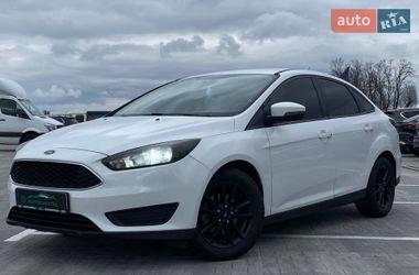 Седан Ford Focus 2017 в Киеве