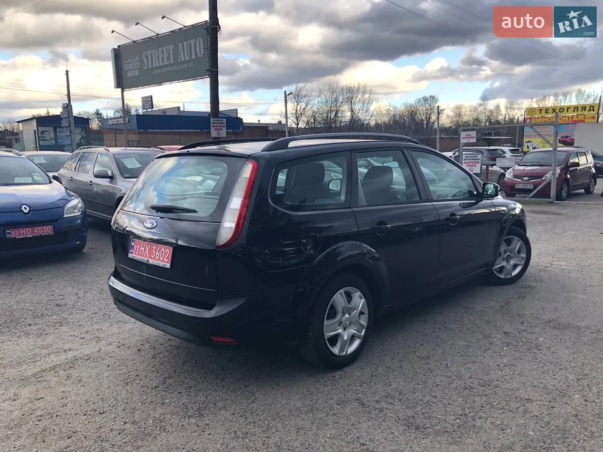 2010 Ford Focus - мініатюра 16