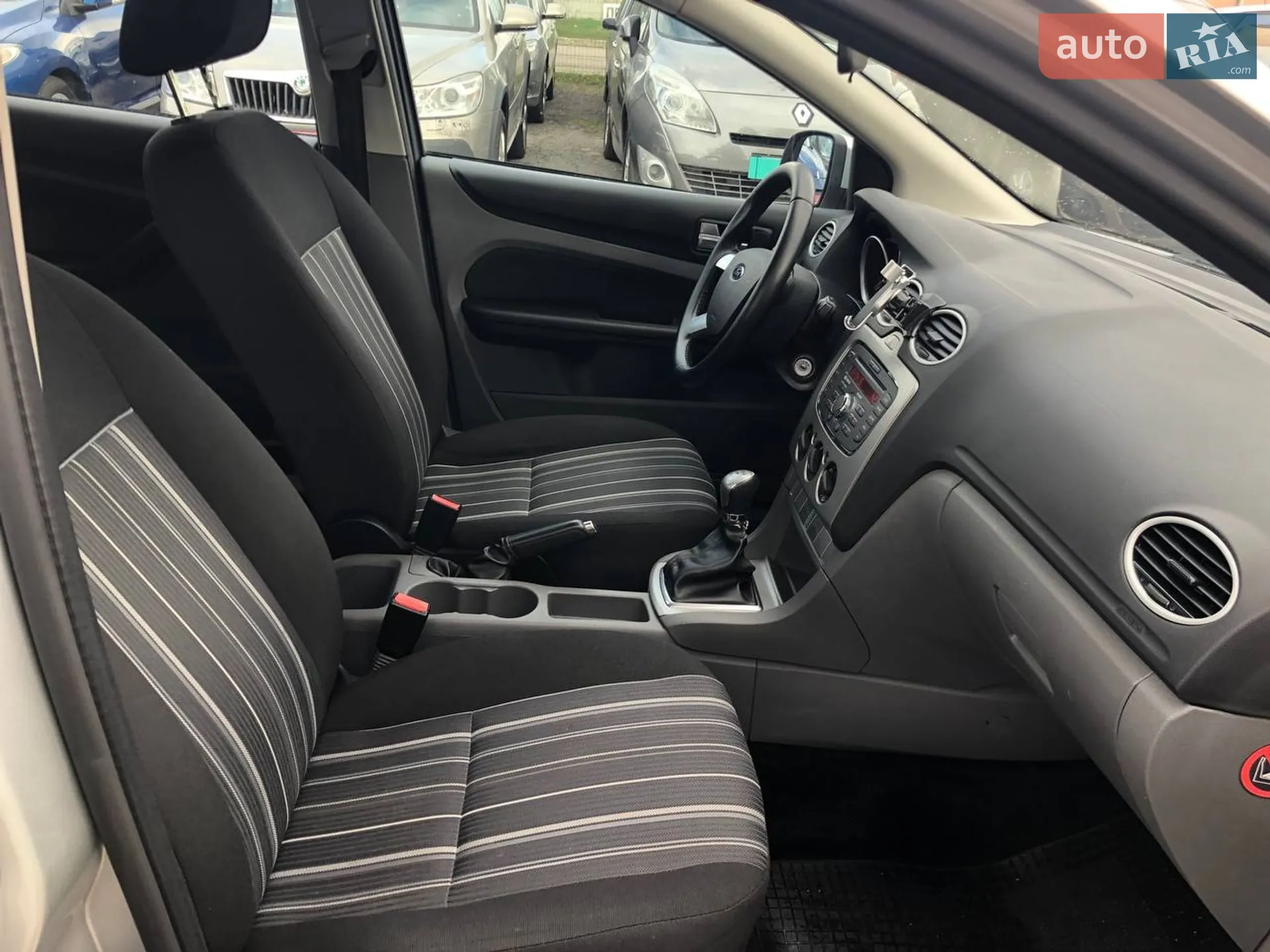 2010 Ford Focus - мініатюра 23