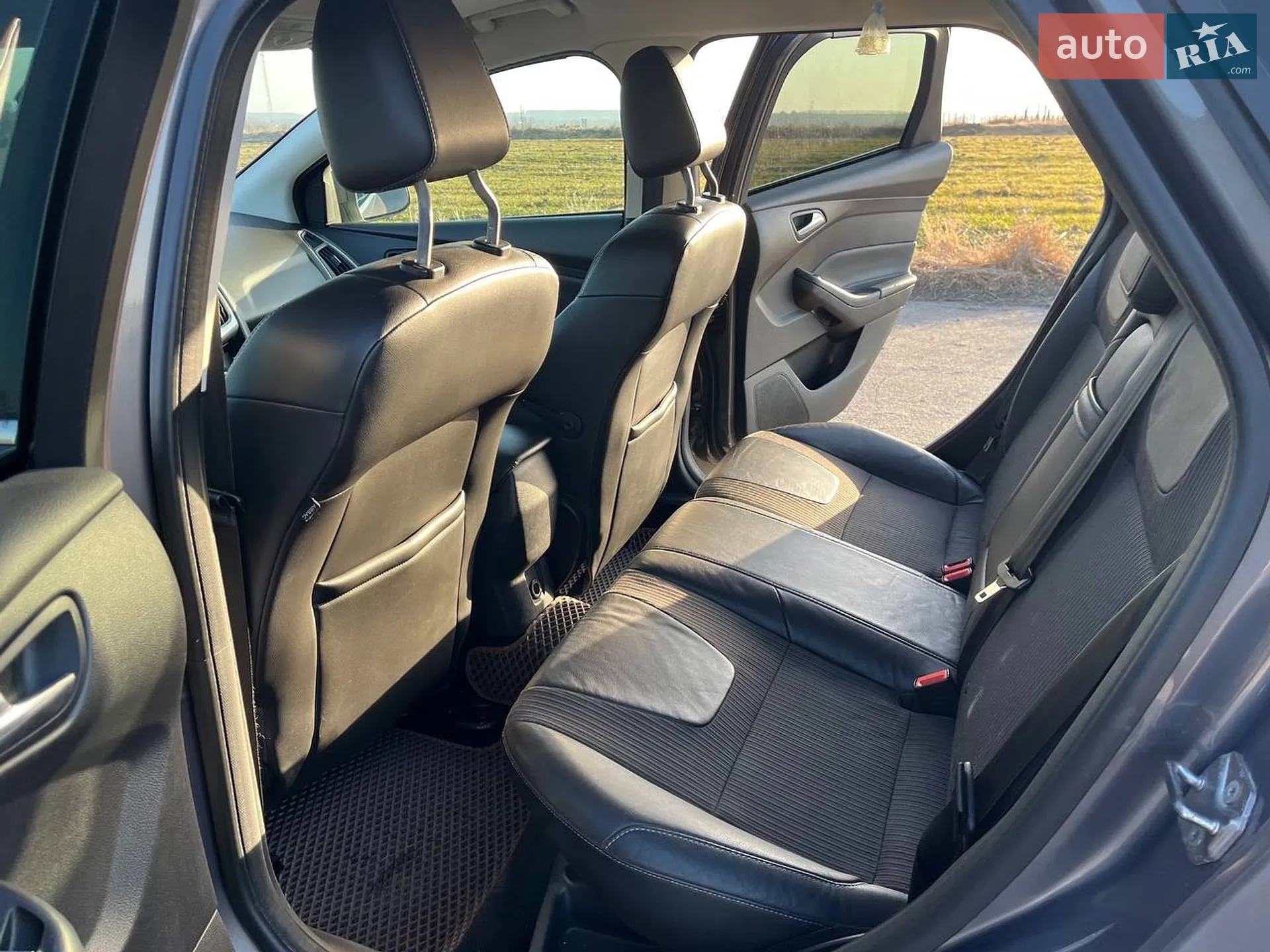 2011 Ford Focus - мініатюра 21