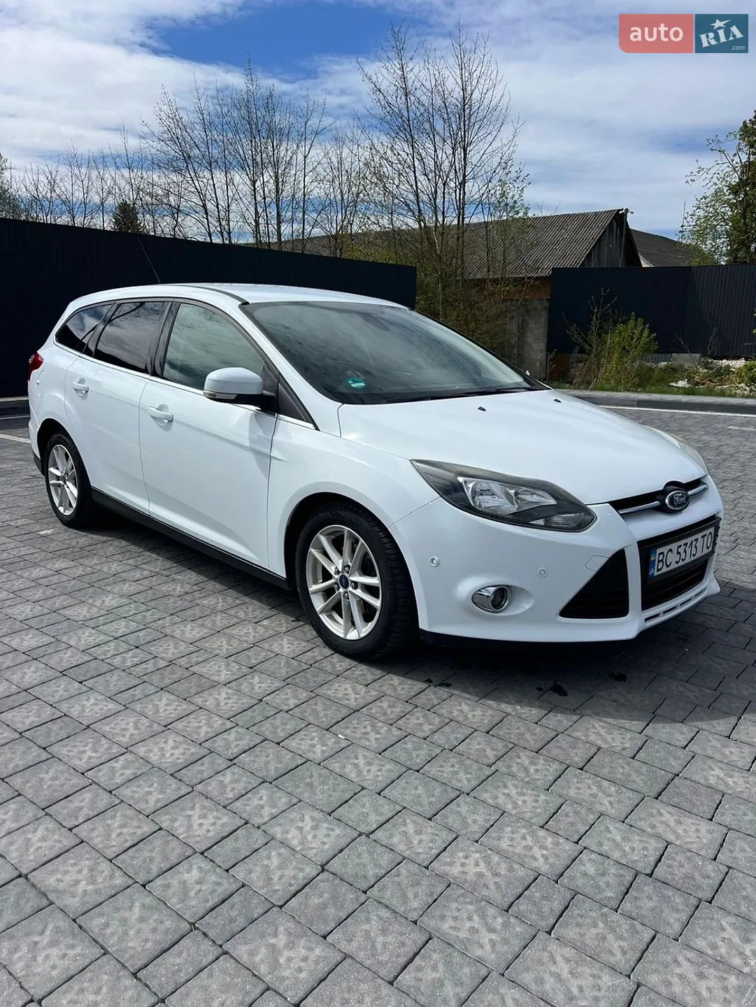 Ford Focus 2013 VIN WF0LXXGCBLDB73745 фото оголошення 4 з 41