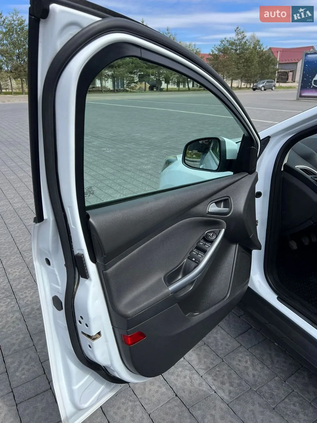 Ford Focus 2013 VIN WF0LXXGCBLDB73745 фото оголошення 32 з 41