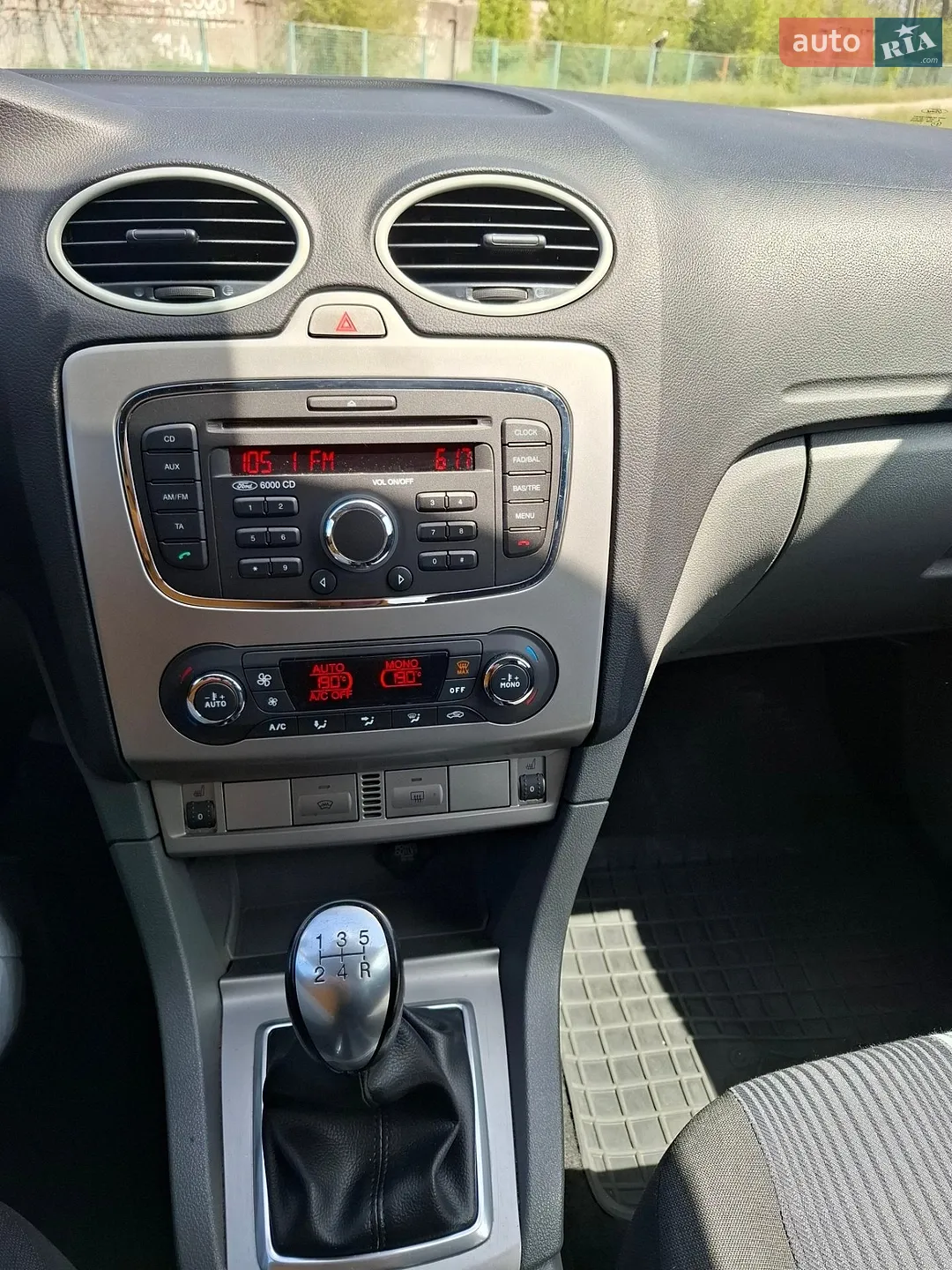 2010 Ford Focus - мініатюра 13