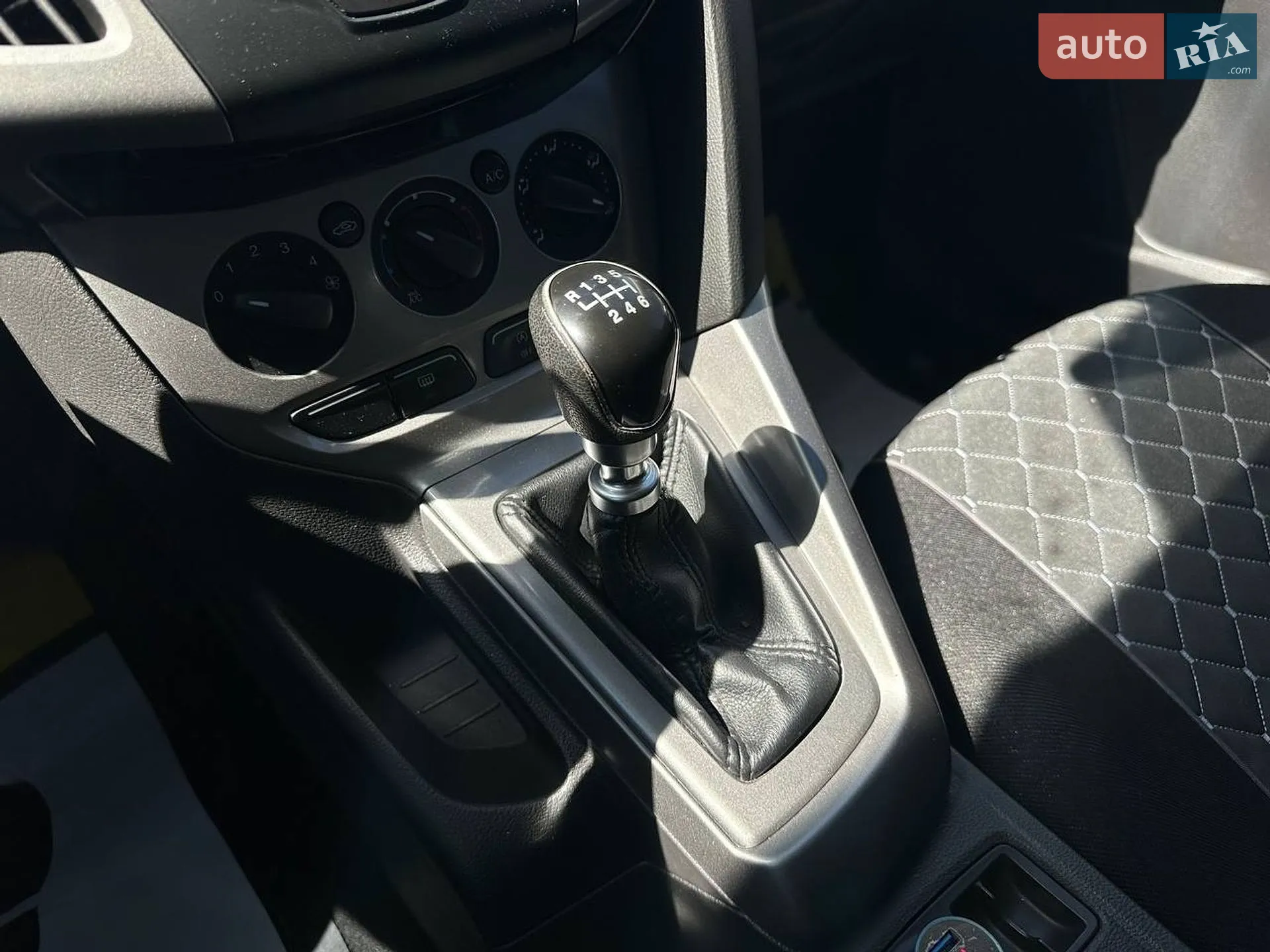 2013 Ford Focus - мініатюра 18