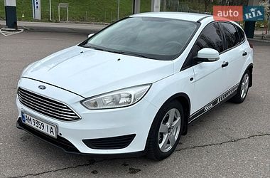 Хэтчбек Ford Focus 2015 в Житомире