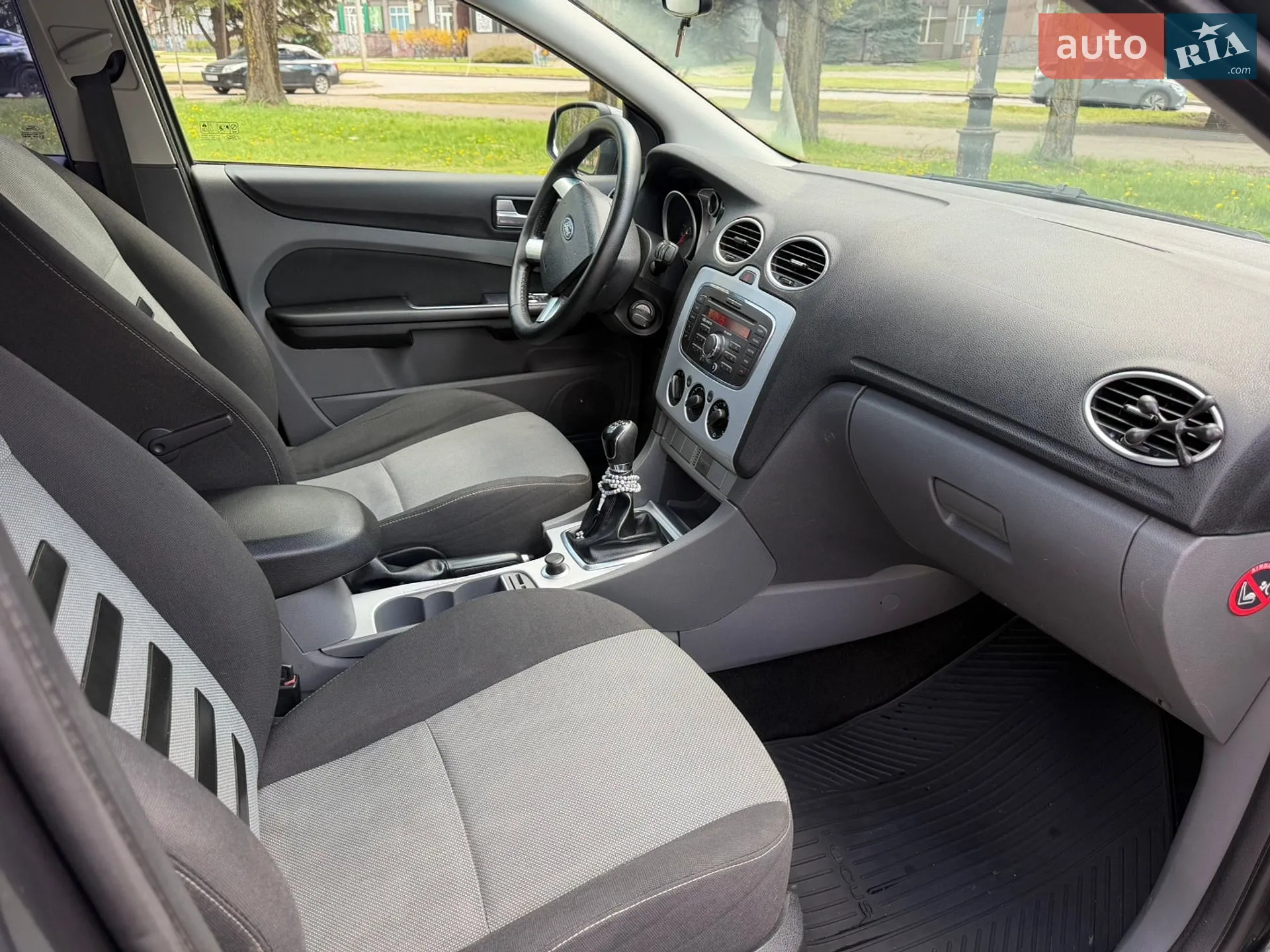 2010 Ford Focus - мініатюра 20