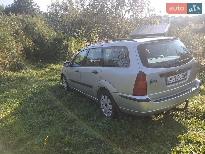 Универсал Ford Focus 2003 в Новояворовске