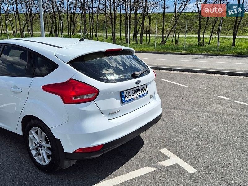 Хетчбек Ford Focus 2016 в Дніпрі