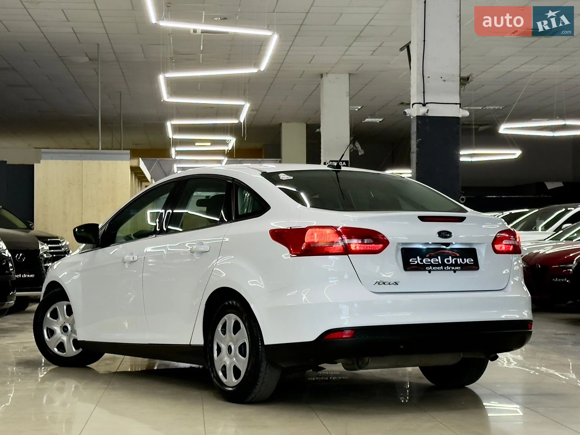 2017 Ford Focus - мініатюра 16