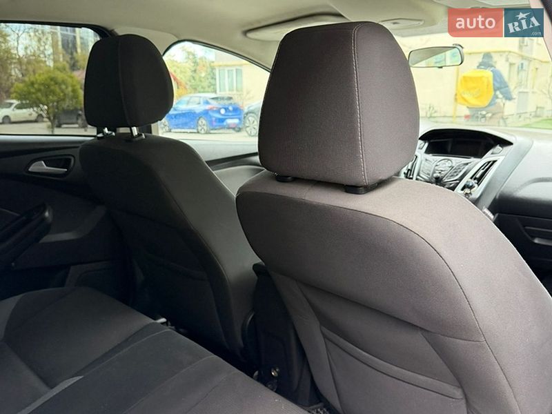 Седан Ford Focus 2012 в Львові