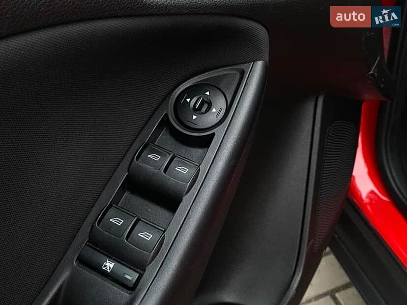 Хэтчбек Ford Focus 2016 в Софиевской Борщаговке