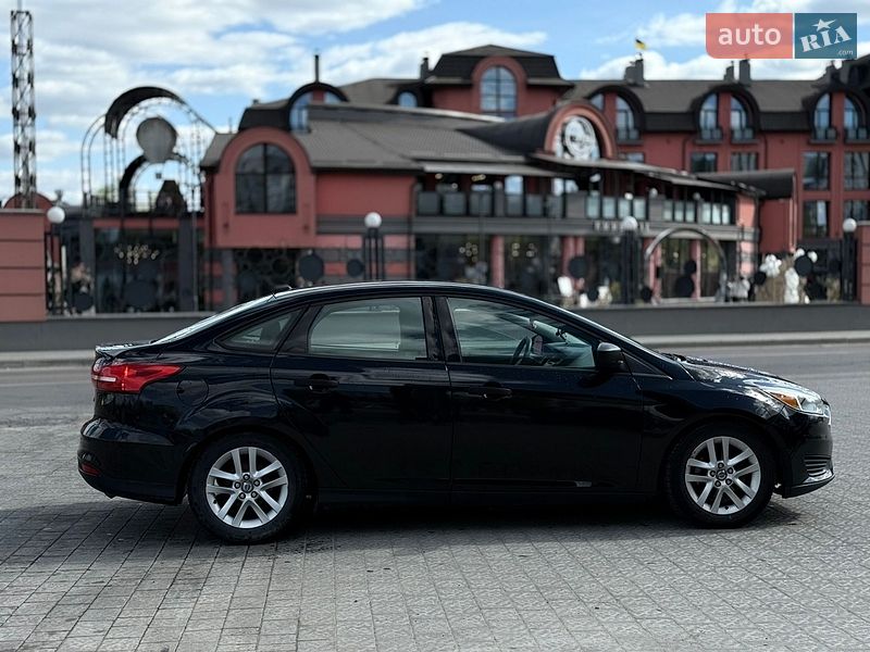 Седан Ford Focus 2015 в Дрогобичі