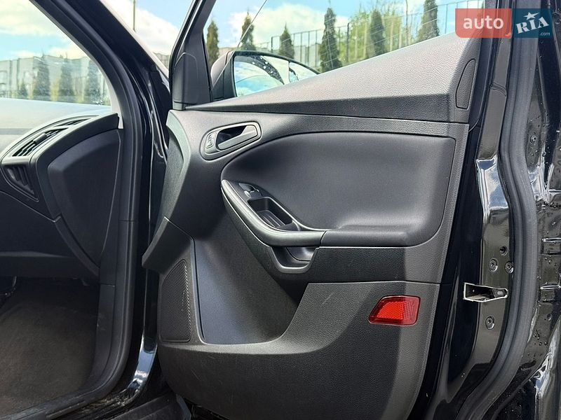 Седан Ford Focus 2015 в Дрогобичі