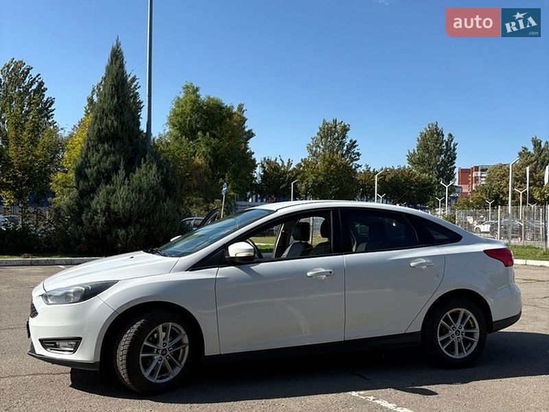 Седан Ford Focus 2015 в Дніпрі