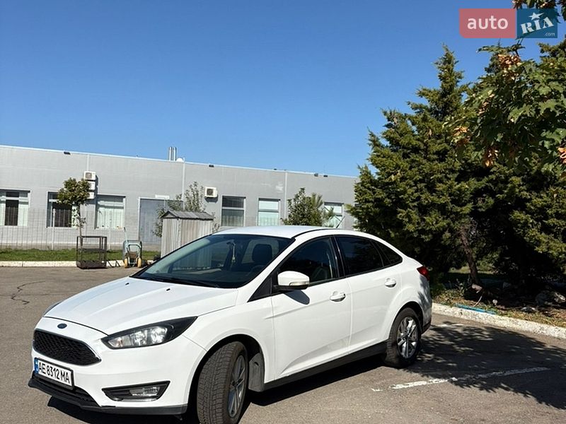 Седан Ford Focus 2015 в Дніпрі