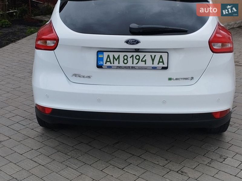 Хетчбек Ford Focus 2015 в Житомирі
