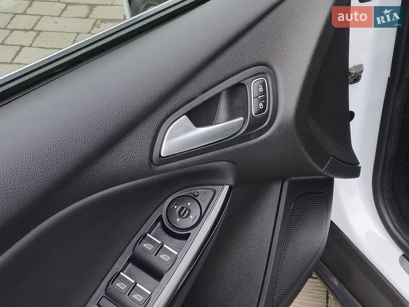 Хетчбек Ford Focus 2015 в Житомирі