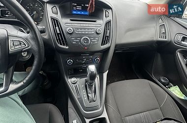 Седан Ford Focus 2015 в Смілі
