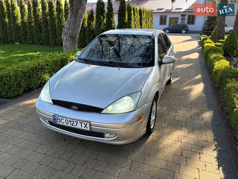 Седан Ford Focus 2001 в Городку