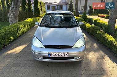 Седан Ford Focus 2001 в Городку