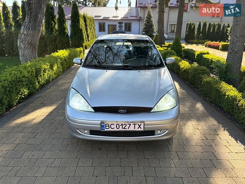 Седан Ford Focus 2001 в Городку