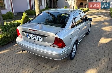 Седан Ford Focus 2001 в Городку